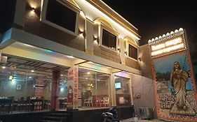 Hotel Maheshwar Darshan